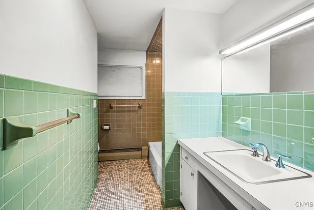 $399,900 | 154 Paris Road, New Hartford, NY 13413