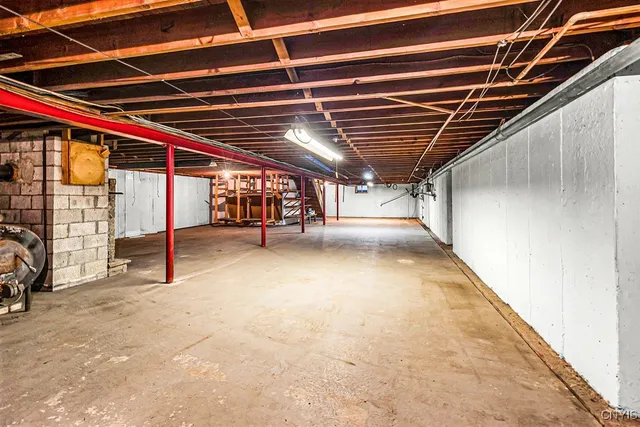 $399,900 | 154 Paris Road, New Hartford, NY 13413