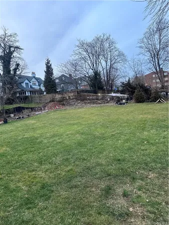 $4,400 | 545 Pelham Road, New Rochelle, NY 10805