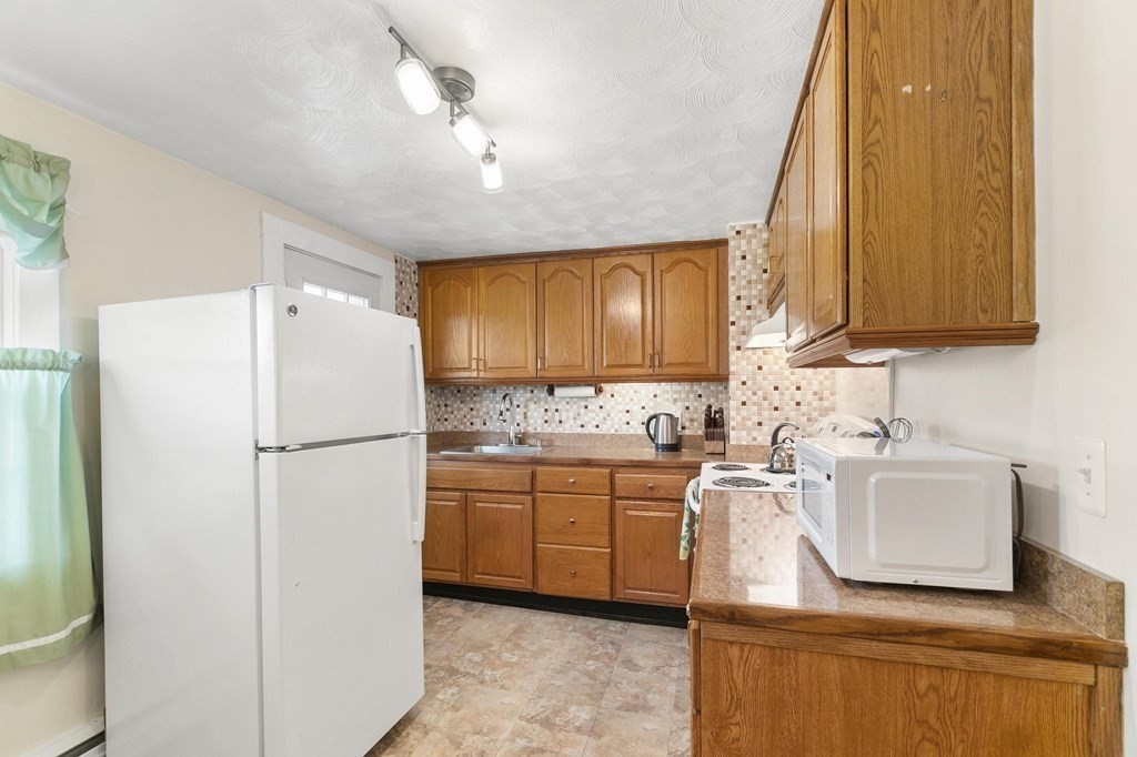 52 Willow Road Nahant, MA 01908 - Photo 11 of 38 Gallery Image 11