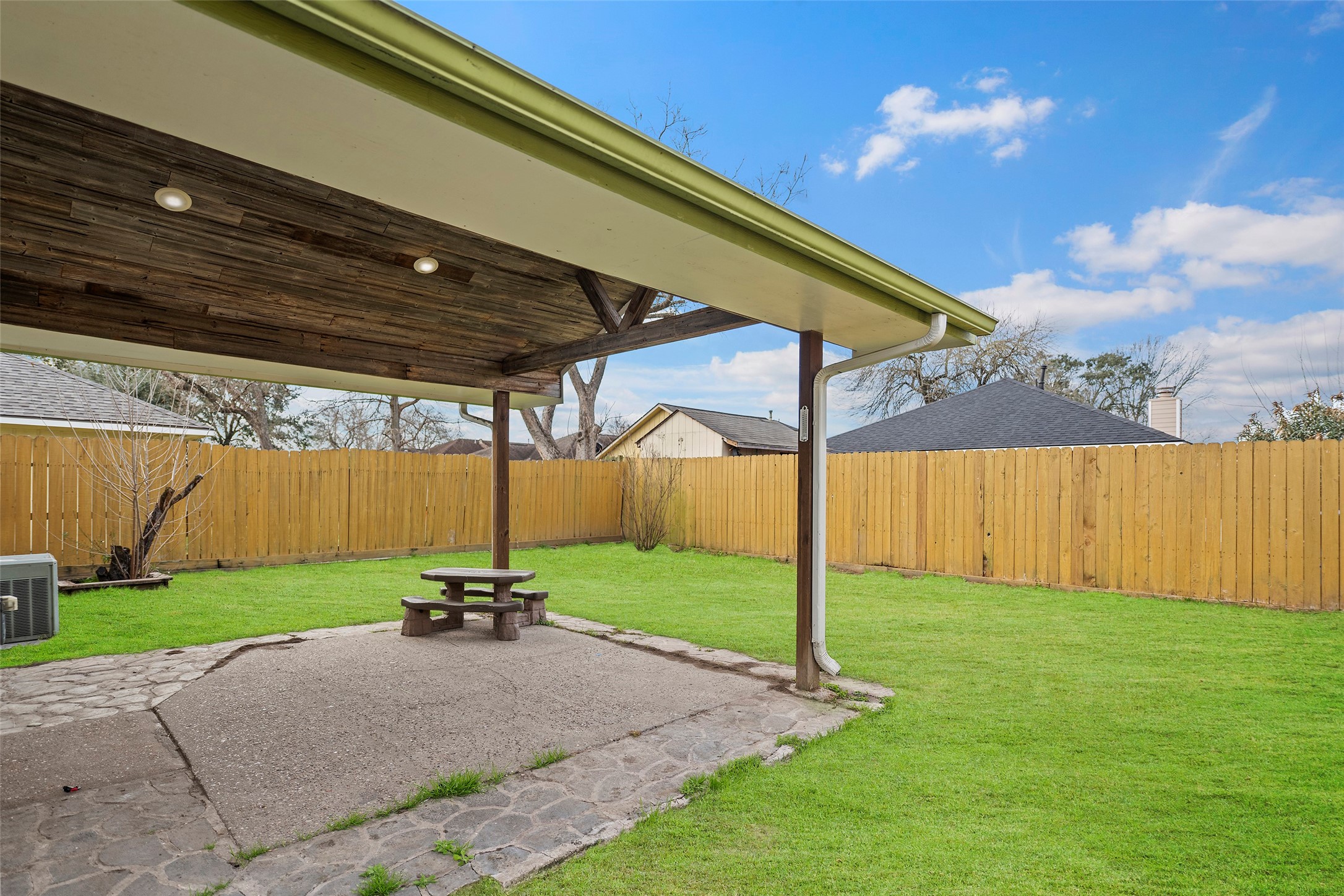 13639 Tanvern Lane Houston, TX 77014 - Photo 17 of 22