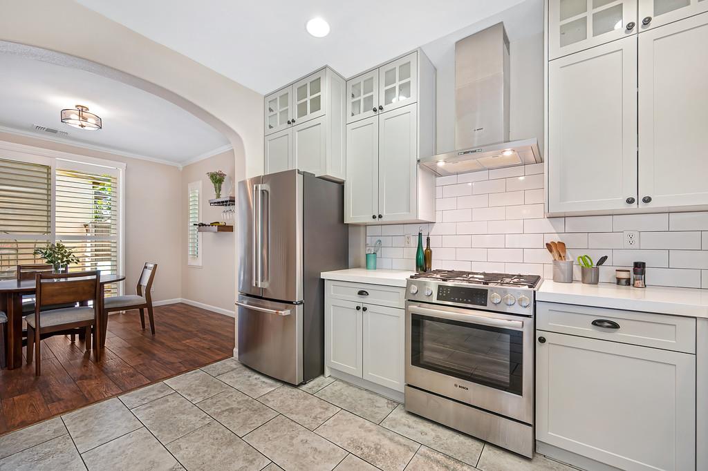 6137 RolkingHam Lane Orangevale, CA 95662 - Photo 3 of 41 Gallery Image 3