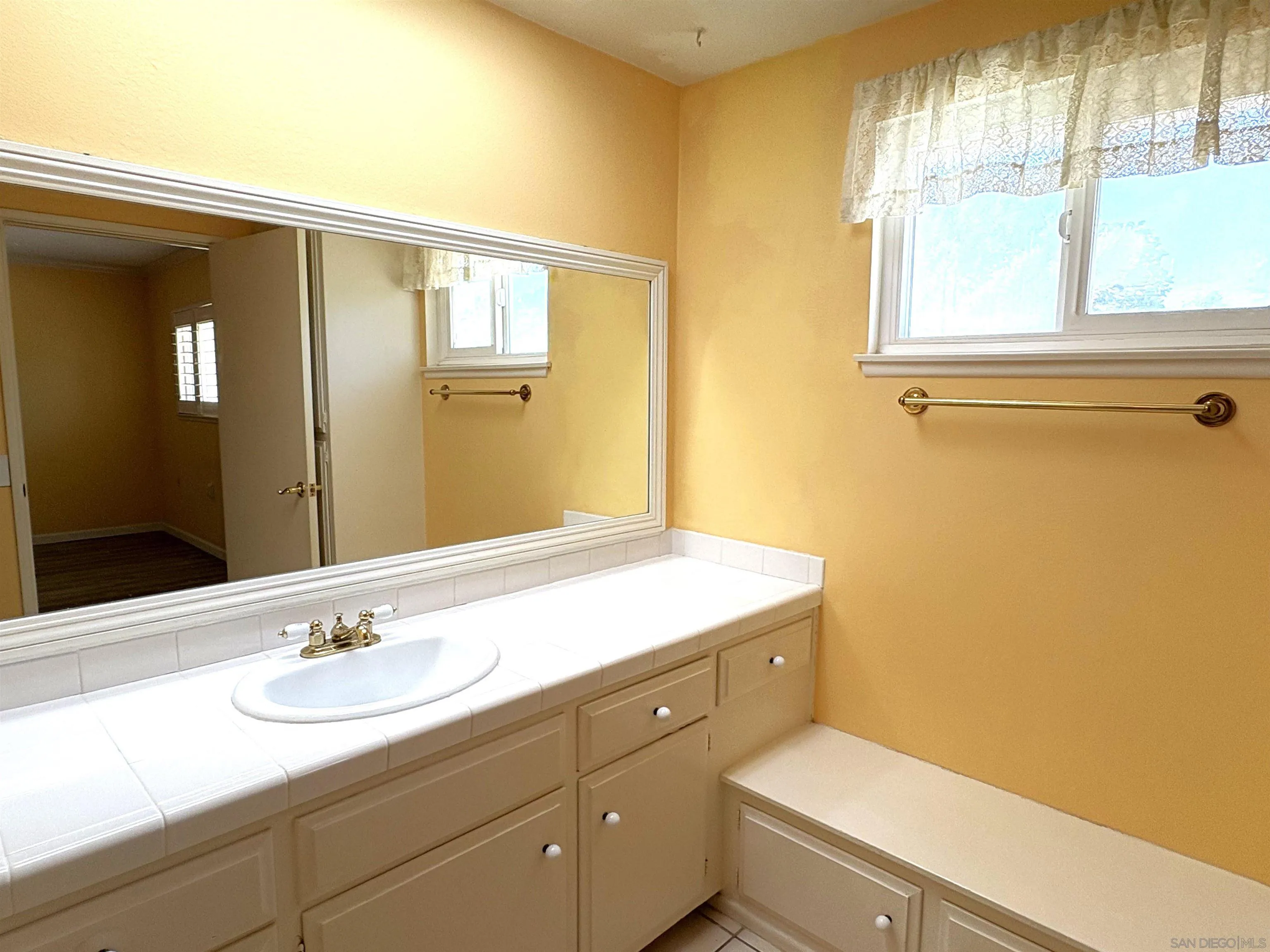 12040 Callado Road San Diego, CA 92128 - Photo 14 of 19 Bathroom