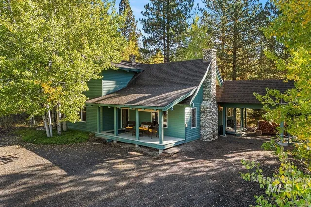 $699,000 | 9734 Moore Drive, Smiths Ferry, ID 83611