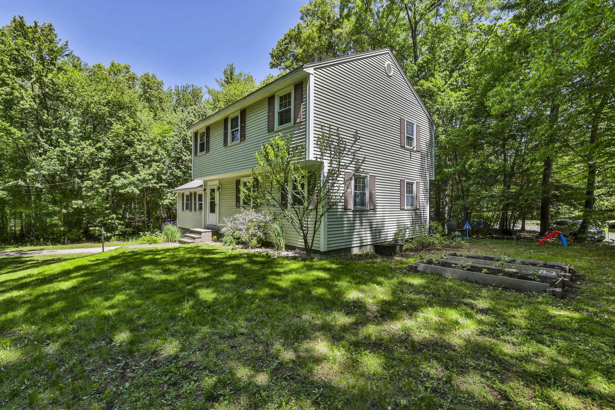 198 Wash Pond Road Hampstead, NH 03841 - Photo 4 of 31