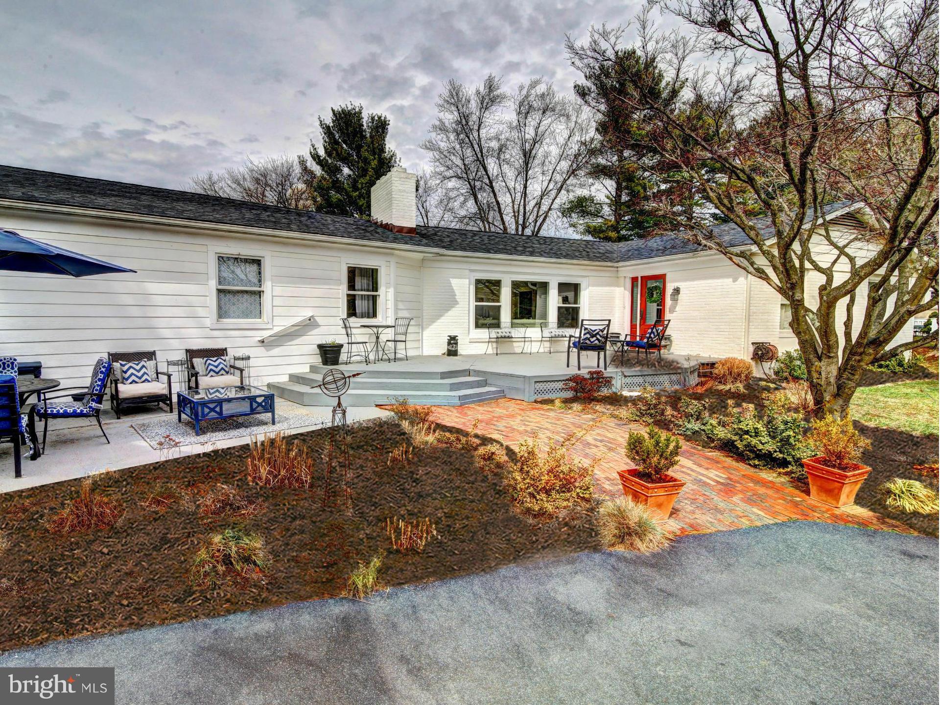 201 Ken Culbert Jr. Road Purcellville, VA 20132 - Photo 1 of 30 Exterior (Front)
