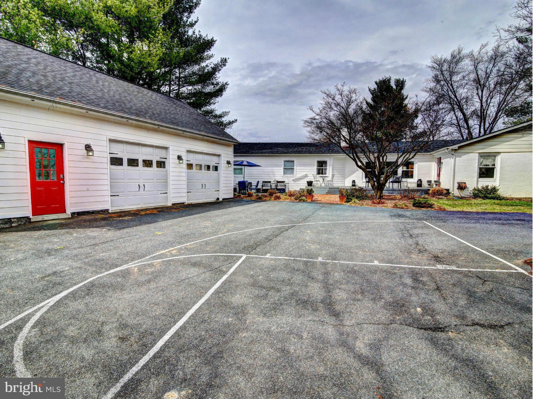201 Ken Culbert Jr. Road Purcellville, VA 20132 - Photo 2 of 30 Exterior (Front)