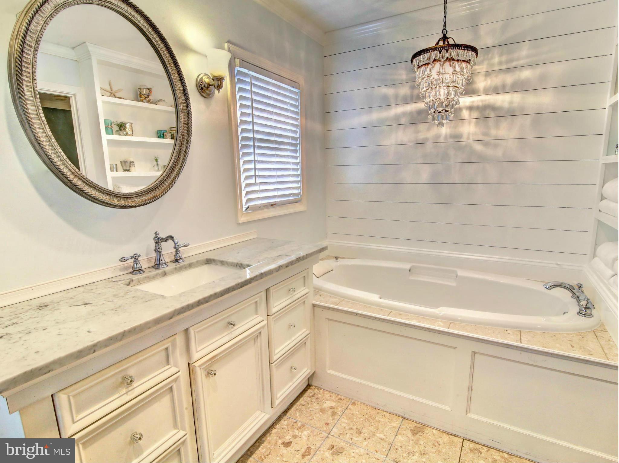 201 Ken Culbert Jr. Road Purcellville, VA 20132 - Photo 13 of 30 Bath (Master)