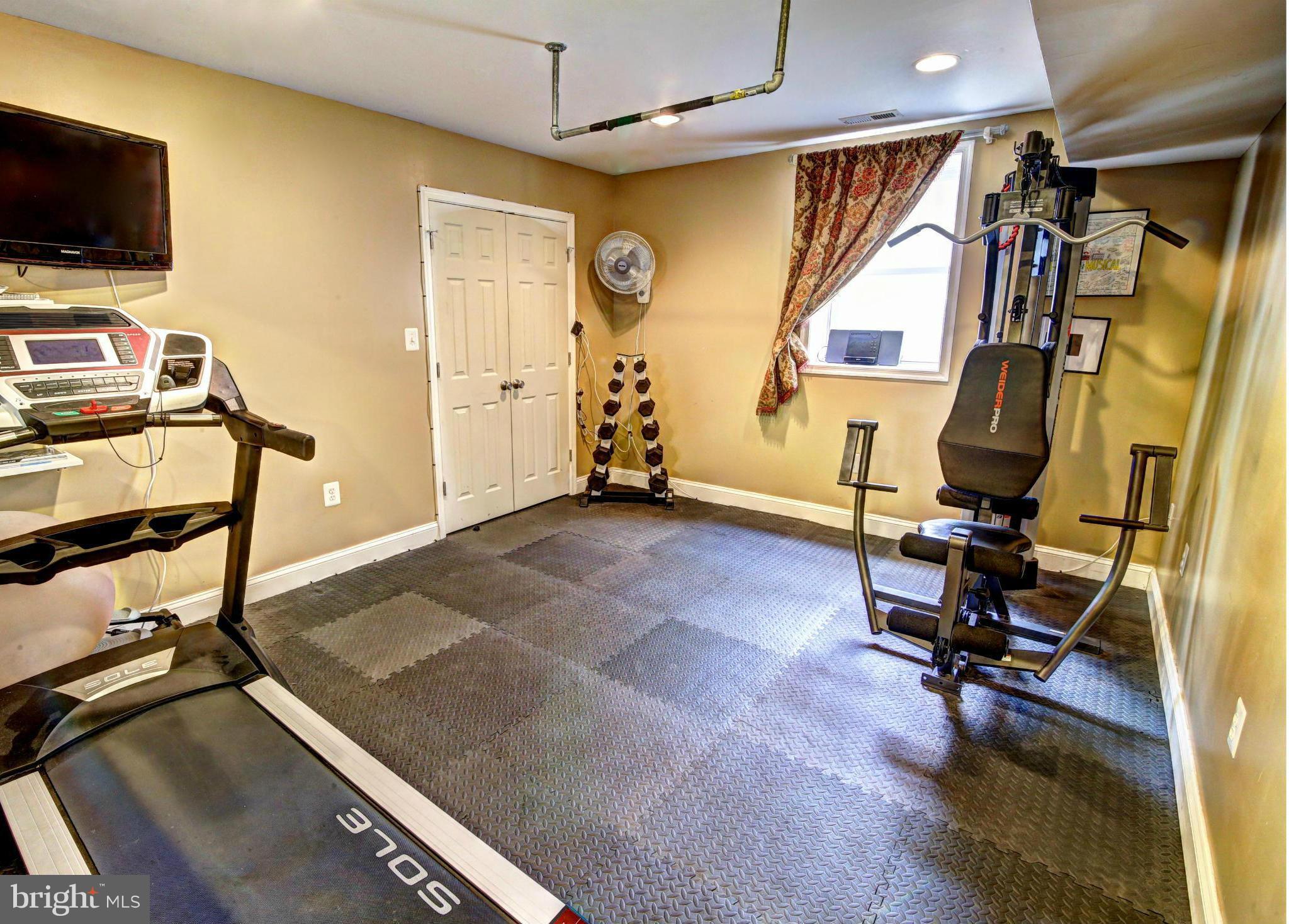 201 Ken Culbert Jr. Road Purcellville, VA 20132 - Photo 22 of 30 Bedroom