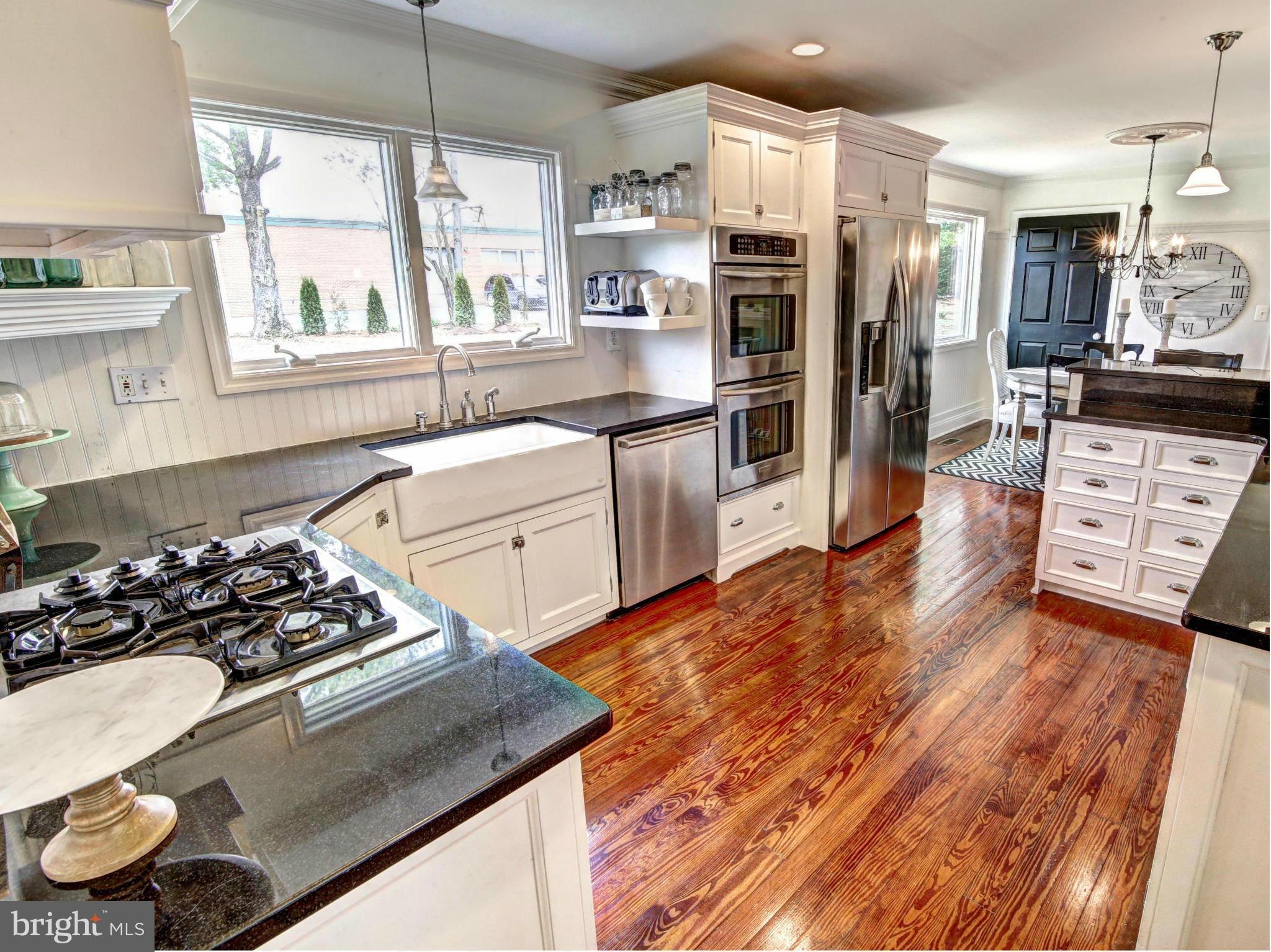 201 Ken Culbert Jr. Road Purcellville, VA 20132 - Photo 6 of 30 Kitchen