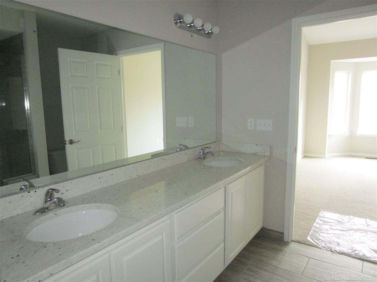 47384 Mariners New Baltimore, MI 48051 - Photo 16 of 19