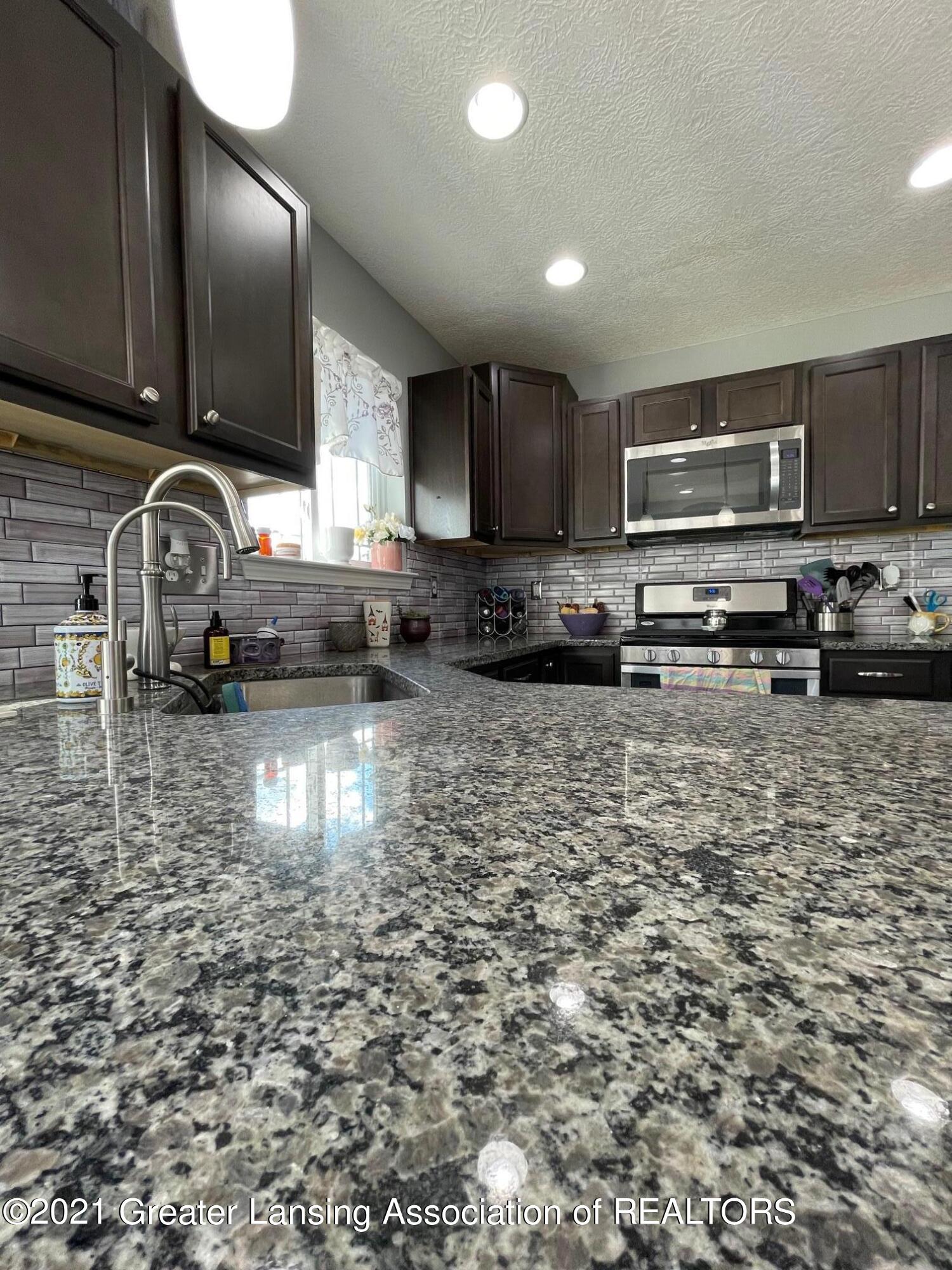 8740 Adkris Dimondale, MI 48821 - Photo 21 of 72 Granite Countertops