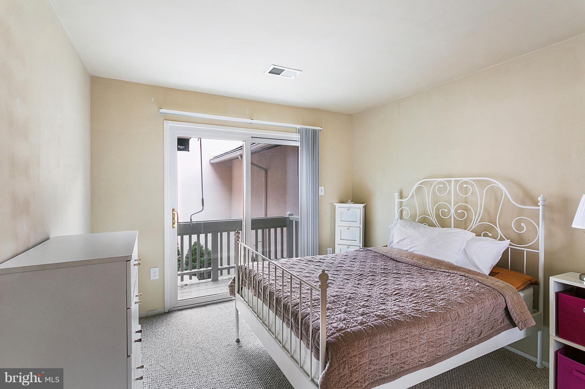 11664 Mediterranean Court Reston, VA 20190 - Photo 14 of 30 Bedroom