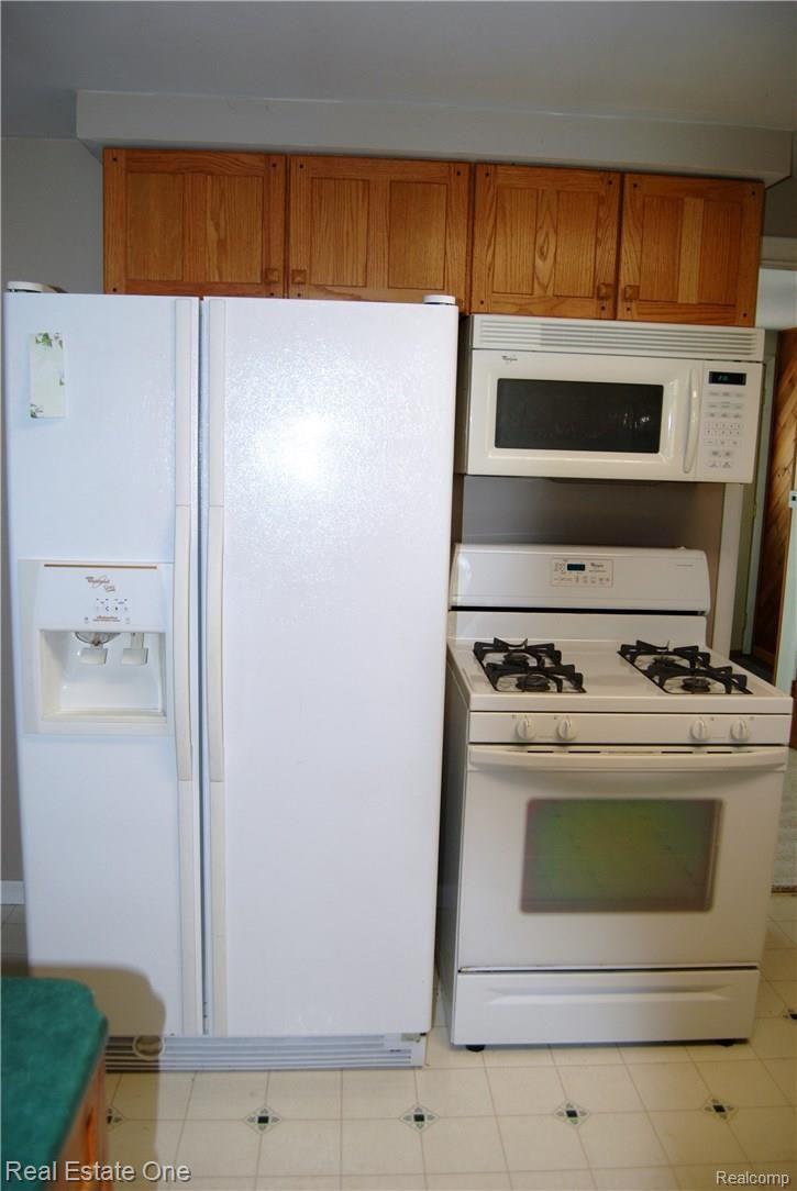 5574 Coldwater Road Columbiaville, MI 48421 - Photo 12 of 39 DSC_0155 (2).jpg