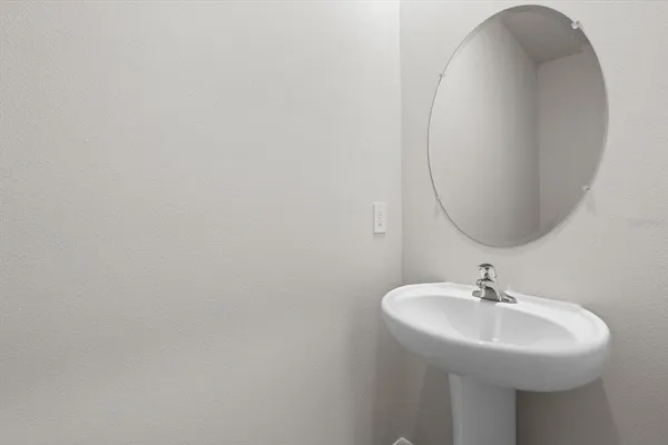 $2,400 | 17709 Crescent Moon Loop, Bradenton, FL 34211