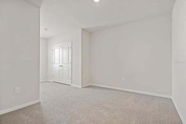 $2,400 | 17709 Crescent Moon Loop, Bradenton, FL 34211