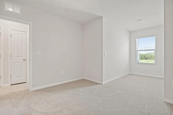 $2,400 | 17709 Crescent Moon Loop, Bradenton, FL 34211