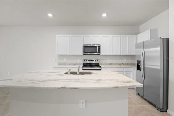 $2,400 | 17709 Crescent Moon Loop, Bradenton, FL 34211