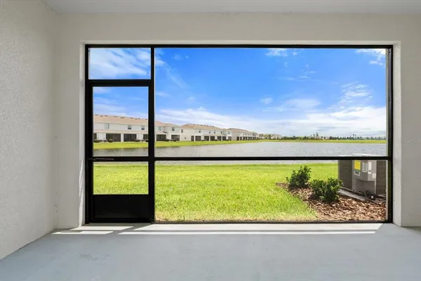 $2,400 | 17709 Crescent Moon Loop, Bradenton, FL 34211