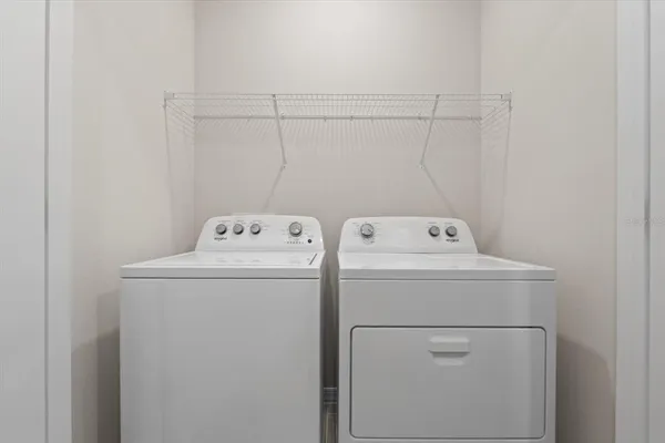 $2,400 | 17709 Crescent Moon Loop, Bradenton, FL 34211