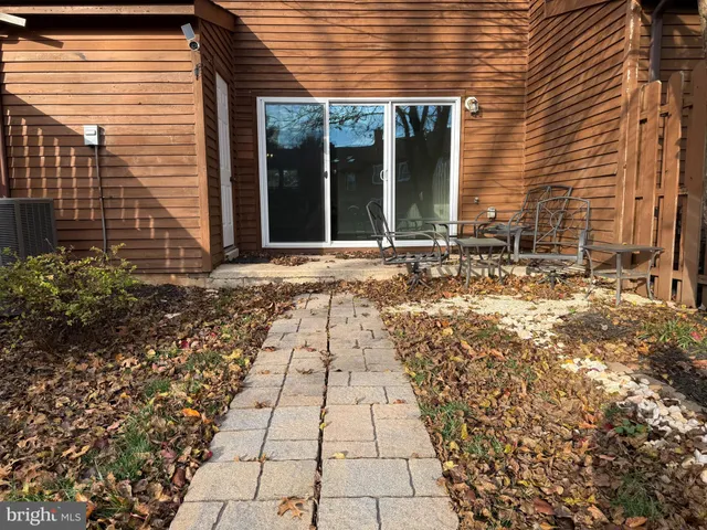 a view of a pathway with a house