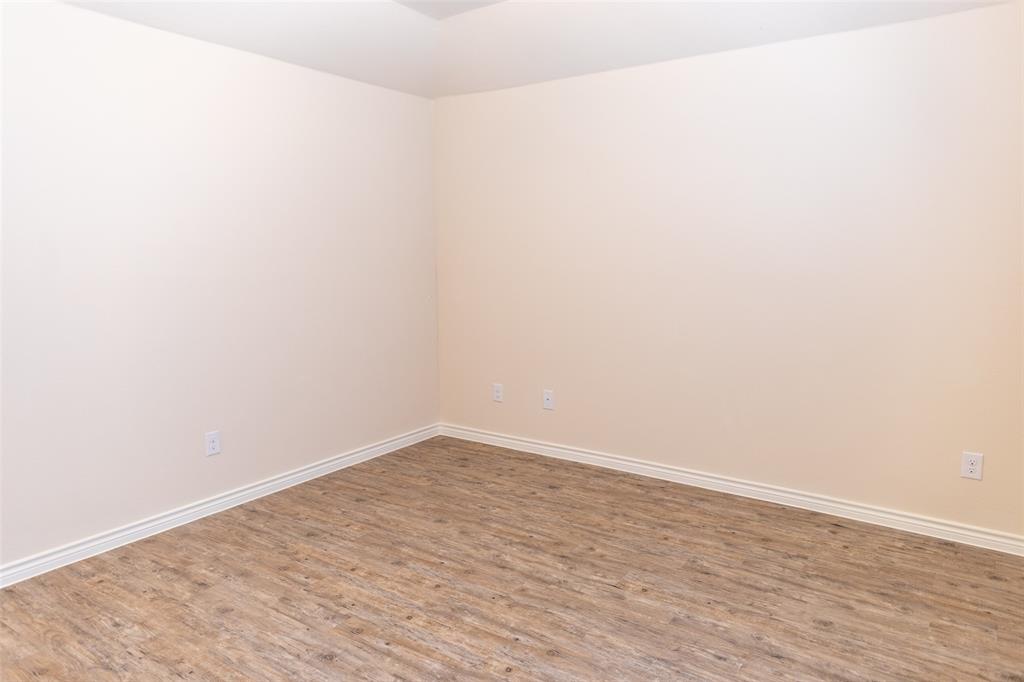 3206 Robin Road Ennis, TX 75119 - Photo 10 of 15