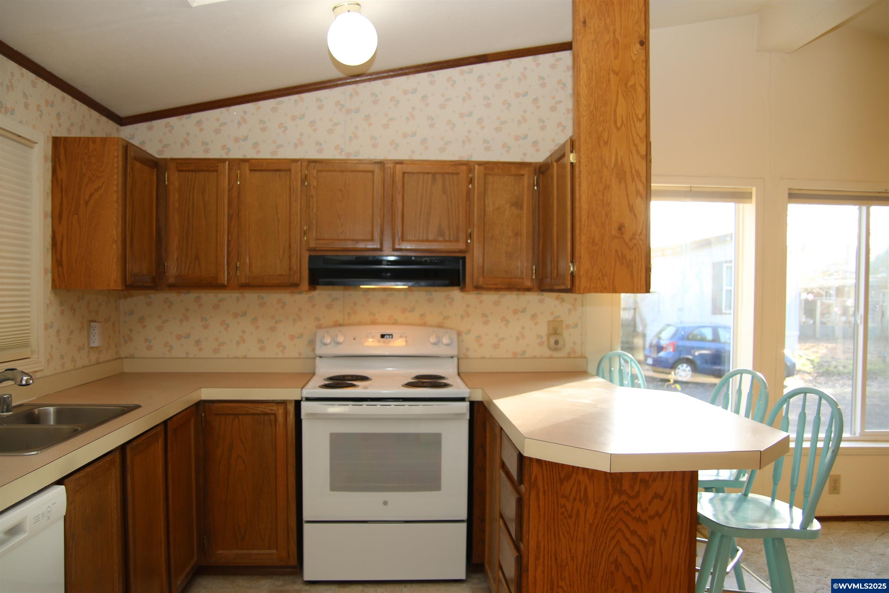872 Northwest North Albany Road Albany, OR 97321 - Photo 4 of 22
