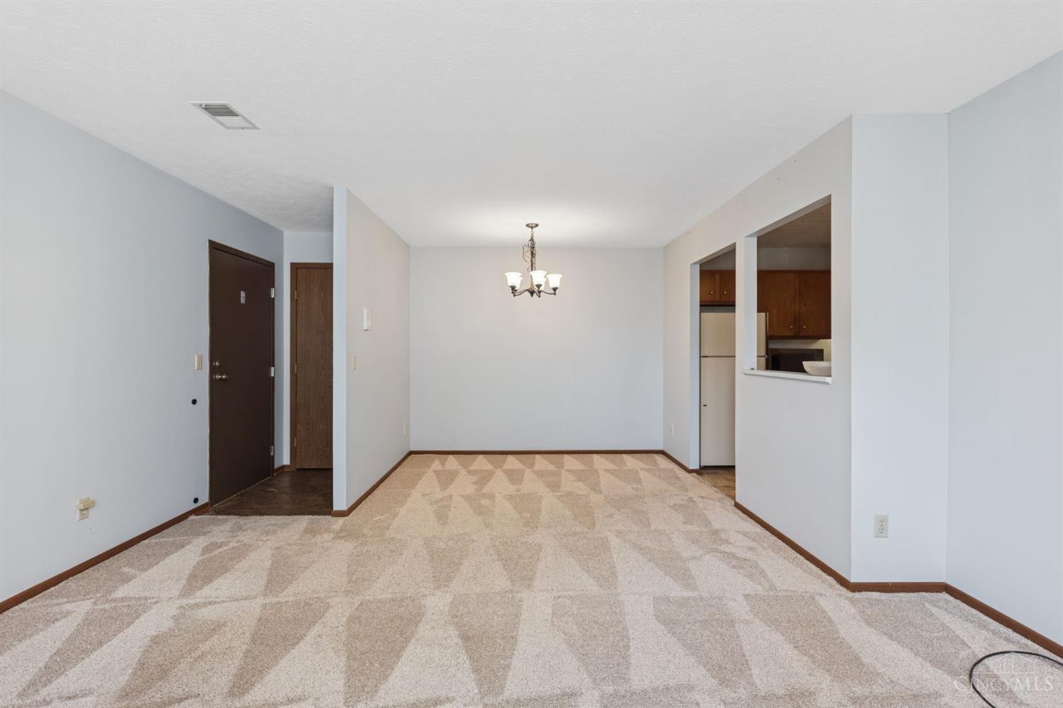 539 Davis Road, Unit 8 Cincinnati, OH 45255 - Photo 15 of 35 Gallery Image 15