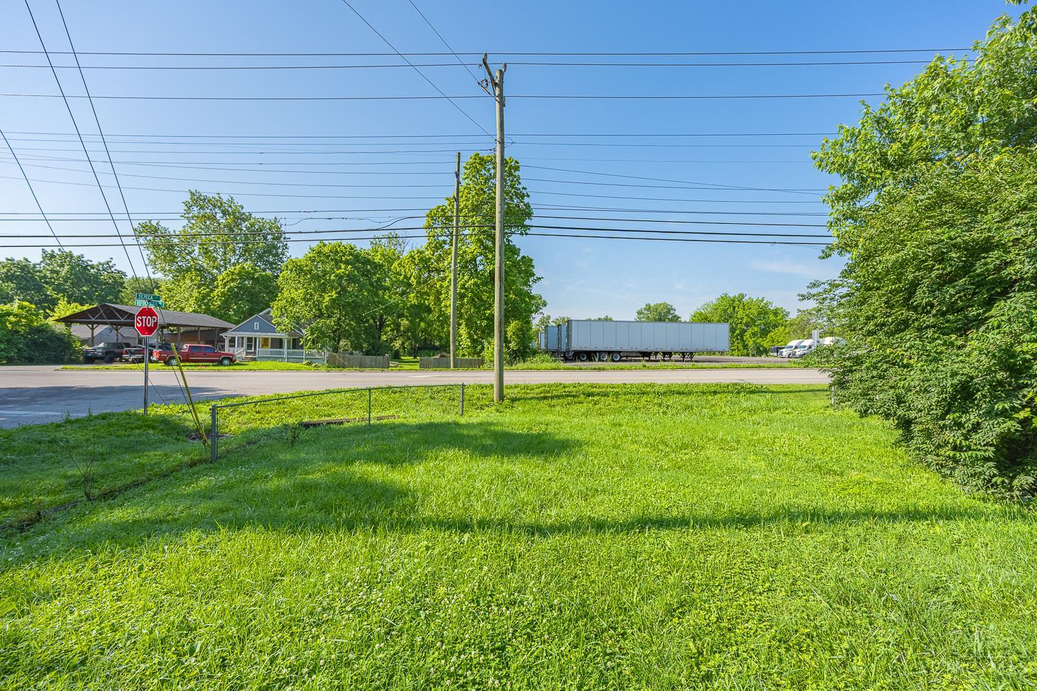 2213 Oxford State Road Middletown, OH 45044 - Photo 3 of 10