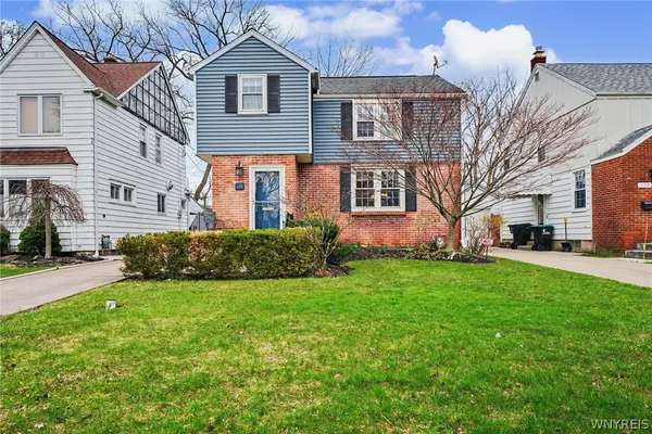 $329,900 | 135 Louvaine Drive, Tonawanda, NY 14223