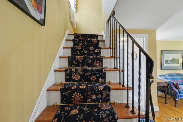 $329,900 | 135 Louvaine Drive, Tonawanda, NY 14223