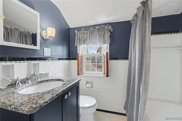 $329,900 | 135 Louvaine Drive, Tonawanda, NY 14223