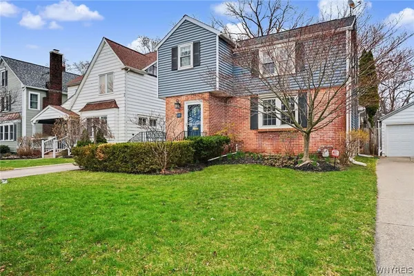 $329,900 | 135 Louvaine Drive, Tonawanda, NY 14223