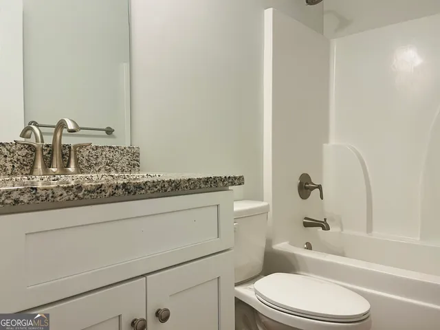 $1,675 | 110 Lenox Circle, LaGrange, GA 30241