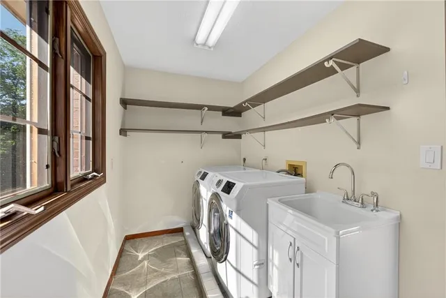 $639,900 | 2455 Dogwood Drive, Wexford, PA 15090