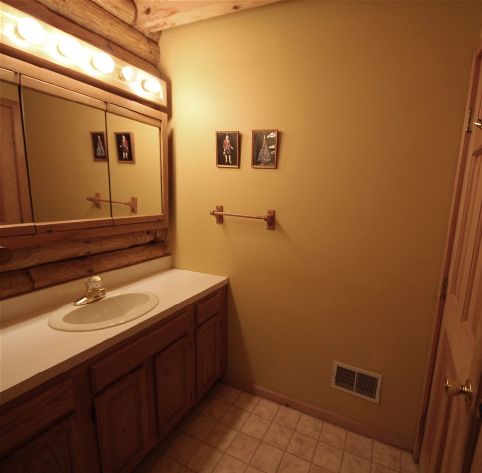 4170 Euclid Road Interlochen, MI 49643 - Photo 20 of 28 1819518-19.JPG