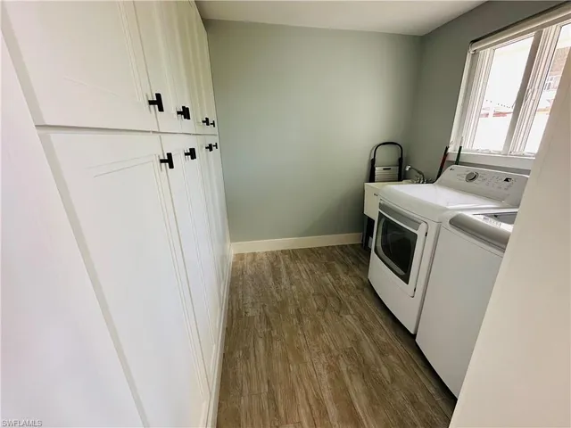 a view of utility room