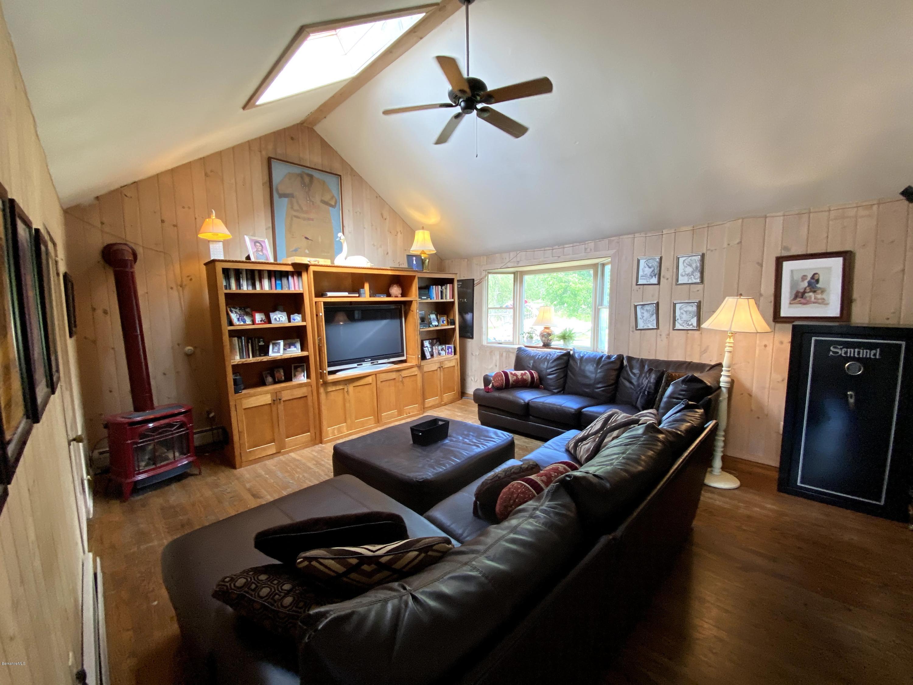 299-301 State Road Great Barrington, MA 01230 - Photo 22 of 67 IMG_1536