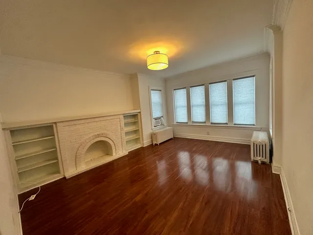 $2,300 | 5814 North Campbell Avenue, Unit 2, Chicago, IL 60659
