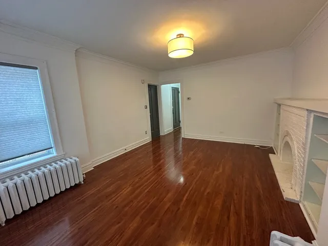 $2,300 | 5814 North Campbell Avenue, Unit 2, Chicago, IL 60659