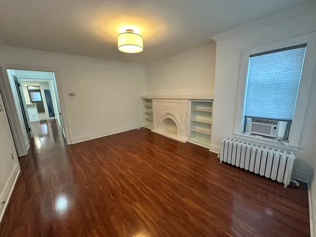 $2,300 | 5814 North Campbell Avenue, Unit 2, Chicago, IL 60659
