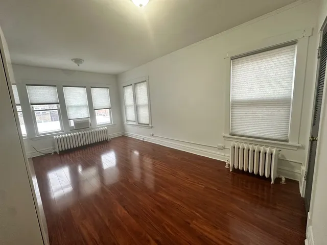 $2,300 | 5814 North Campbell Avenue, Unit 2, Chicago, IL 60659