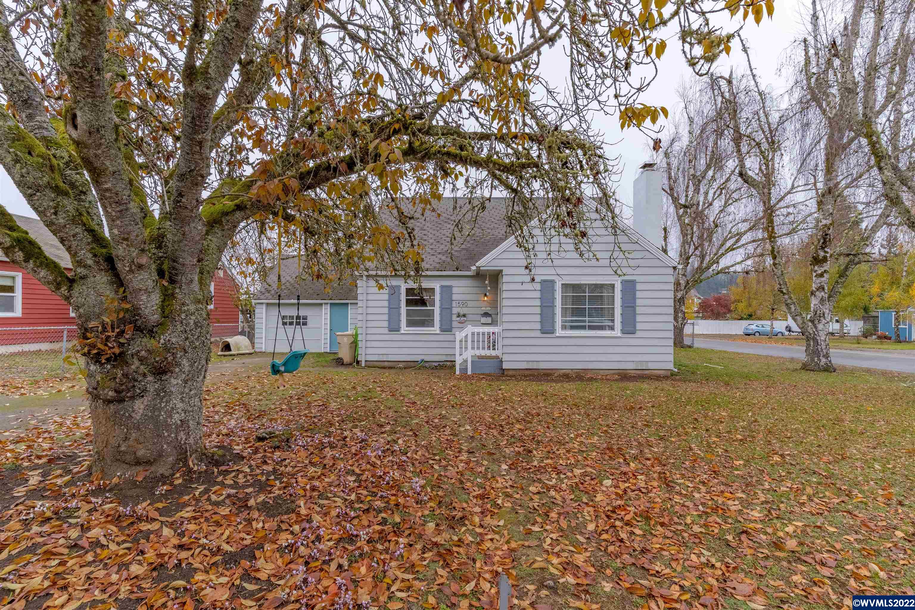 1590 Southwest Ellis Street Dallas, OR 97338 - Photo 2 of 36 Gallery Image 2