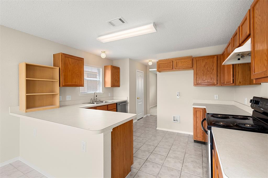 308 Valley Ridge Drive Red Oak, TX 75154 - Photo 8 of 24