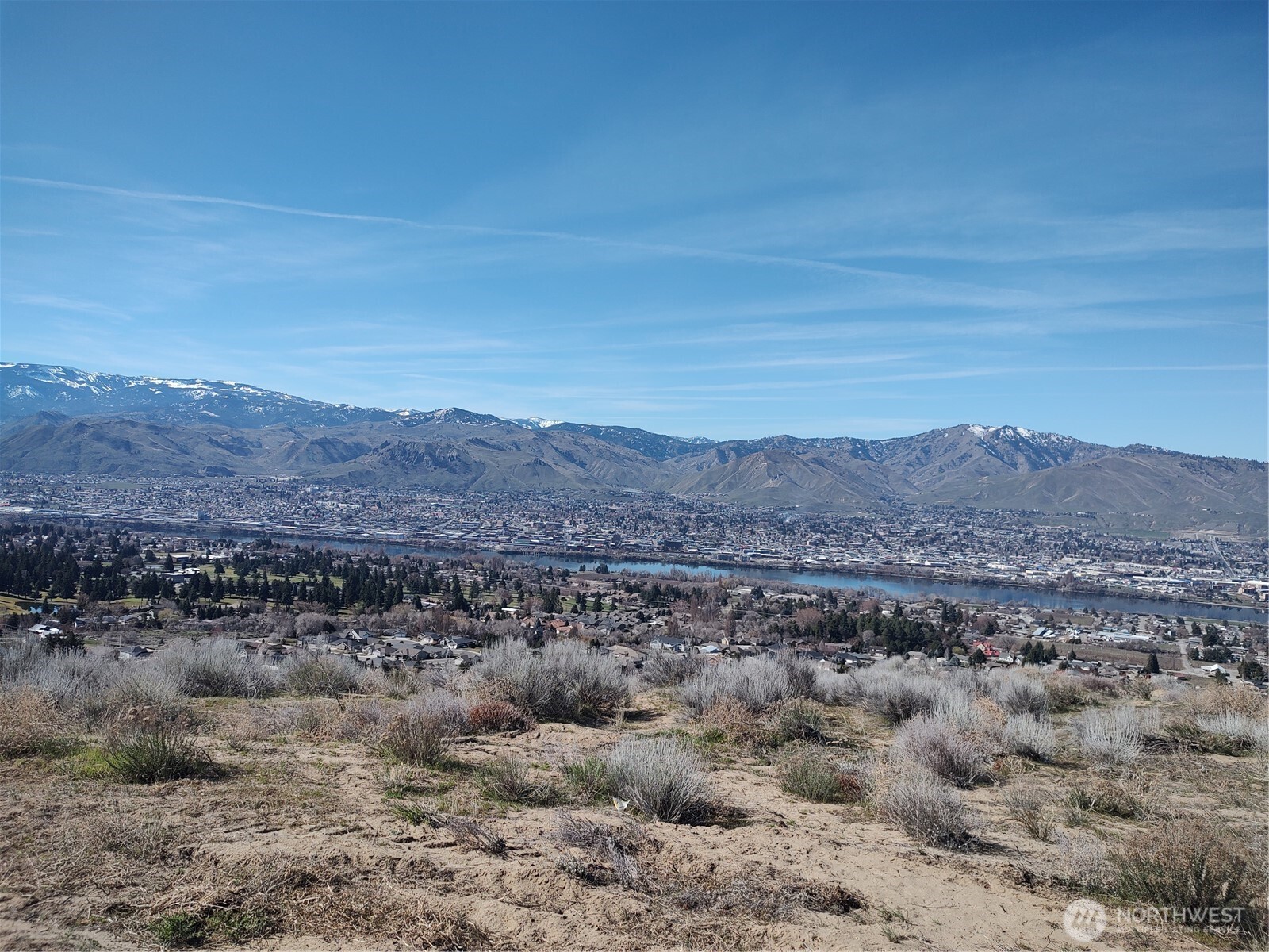 710 Northeast Tyler Place East Wenatchee, WA 98802 - Photo 4 of 5 a view of an outdoor space
