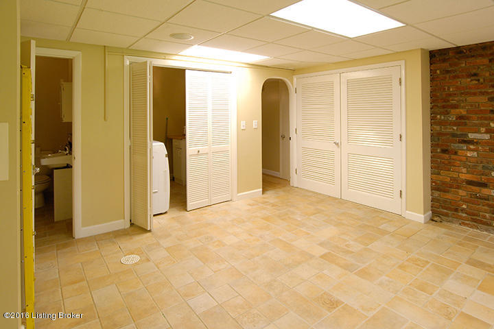 5710 Apache Road Louisville, KY 40207 - Photo 26 of 36 Laundry