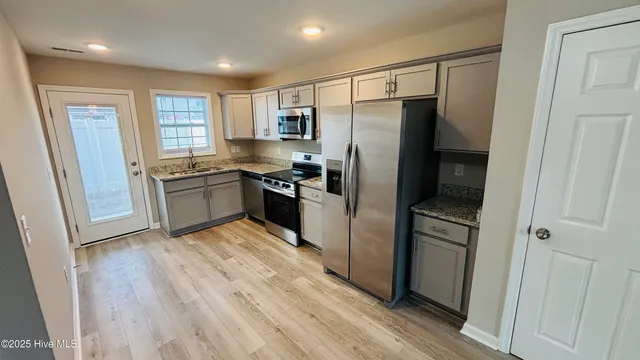 $1,650 | 1151 Cross Creek Circle, Unit H, Greenville, NC 27834