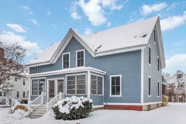 $4,000 | 2 Elmwood Street, Unit 2, Amesbury, MA 01913