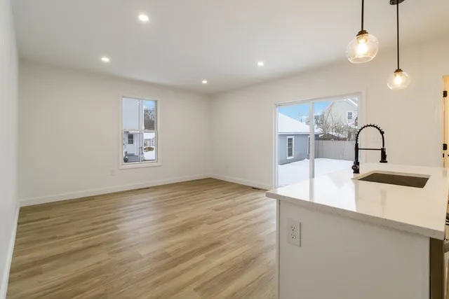 $4,000 | 2 Elmwood Street, Unit 2, Amesbury, MA 01913