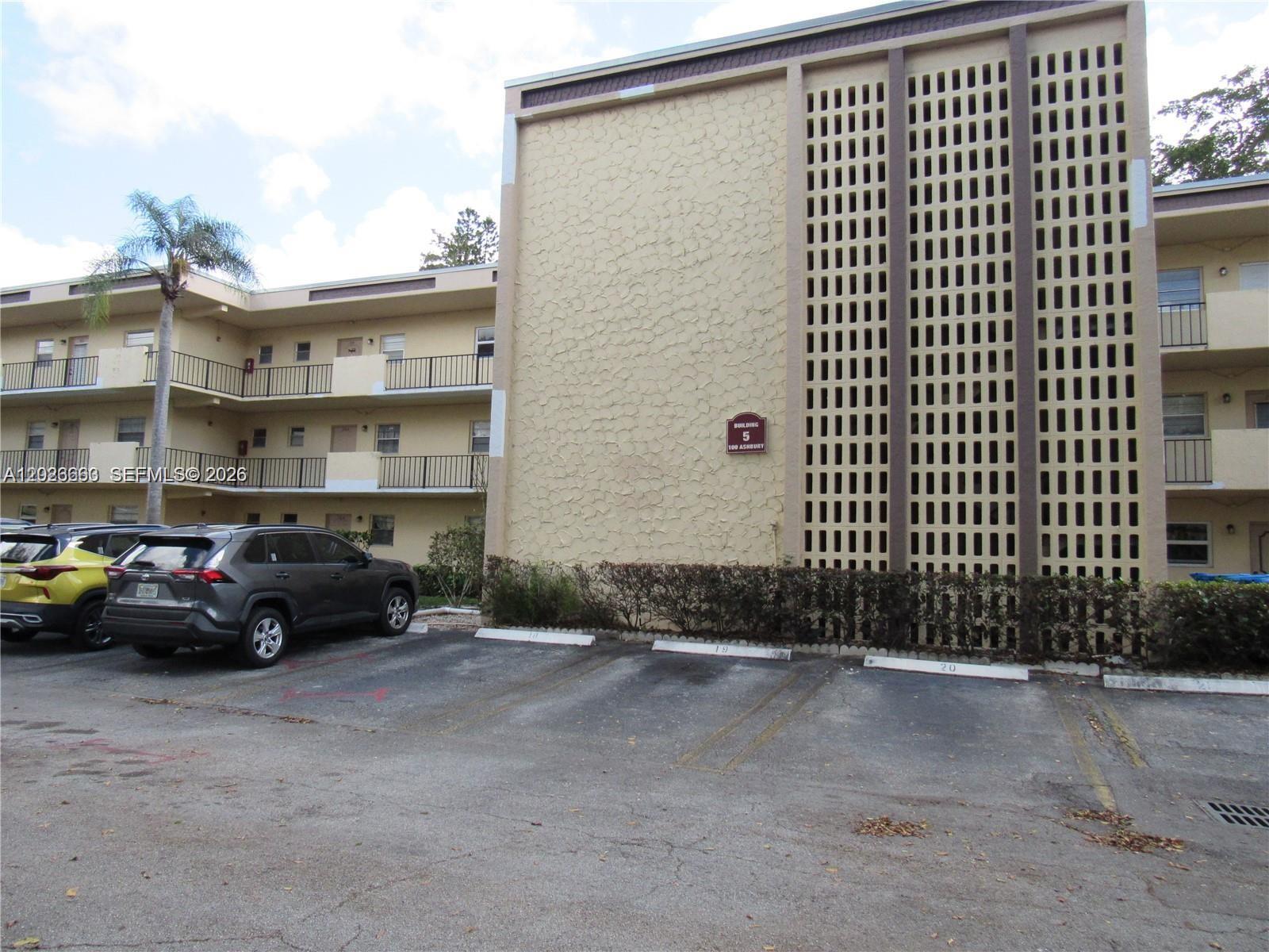 100 Ashbury Road, Unit 104 Hollywood, FL 33024 - Photo 2 of 17